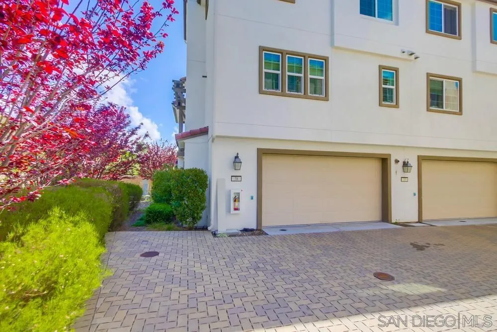 6012 Village Center Loop Road, Unit 38 San Diego, CA 92130 - Photo 28 of 36