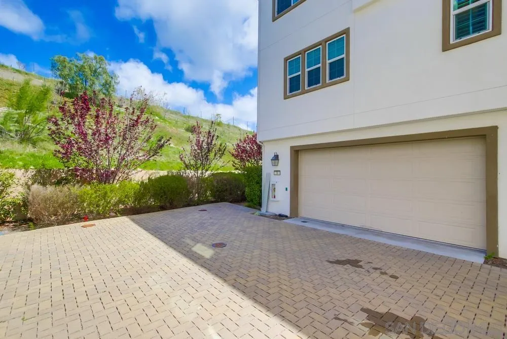 6012 Village Center Loop Road, Unit 38 San Diego, CA 92130 - Photo 29 of 36