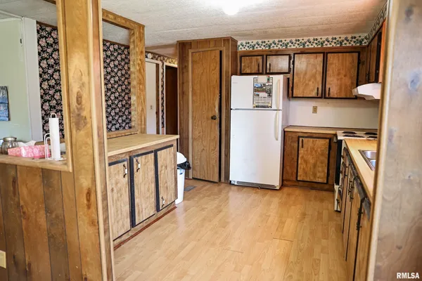$74,500 | 1165 East 250th Street, Plymouth, IL 62367