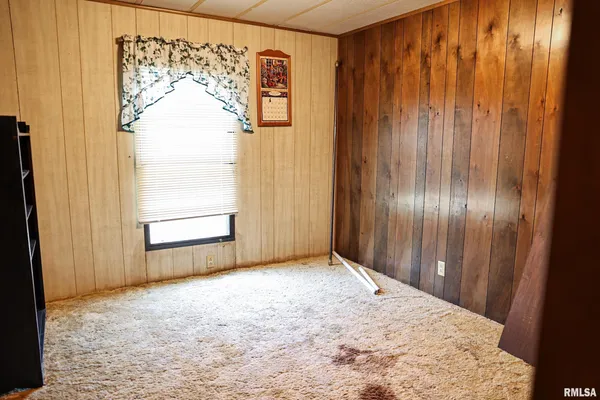 $74,500 | 1165 East 250th Street, Plymouth, IL 62367