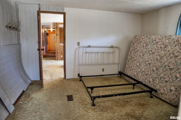 $74,500 | 1165 East 250th Street, Plymouth, IL 62367