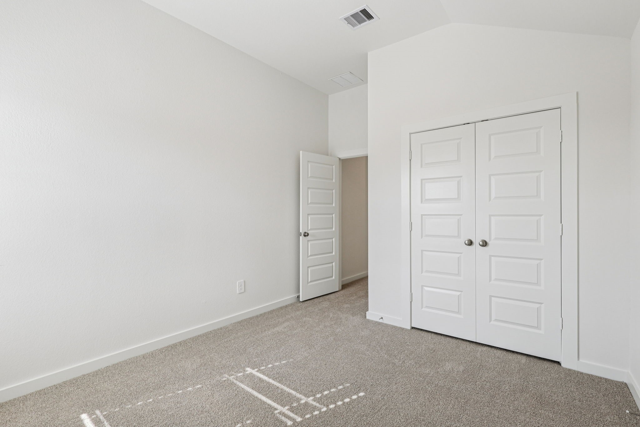 5815 Chamberlain Crossing Rosenberg, TX 77471 - Photo 27 of 46 Photo is not of the actual home, but is an inspirational photo of builder’s model home and may depict options, furnishings, and/or decorator features that are not included