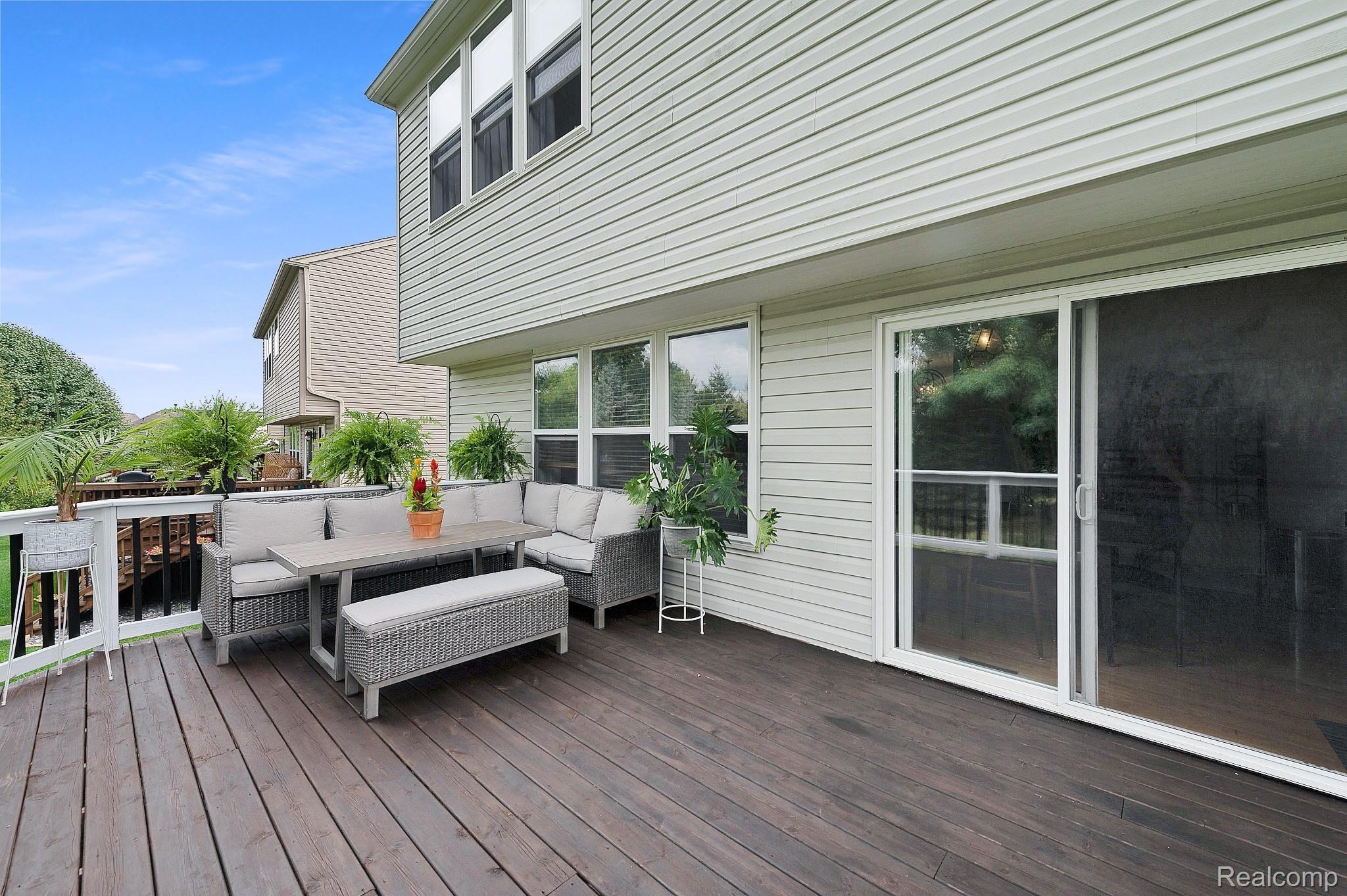 449 Otter Run Road Holly, MI 48442 - Photo 3 of 40 DECK