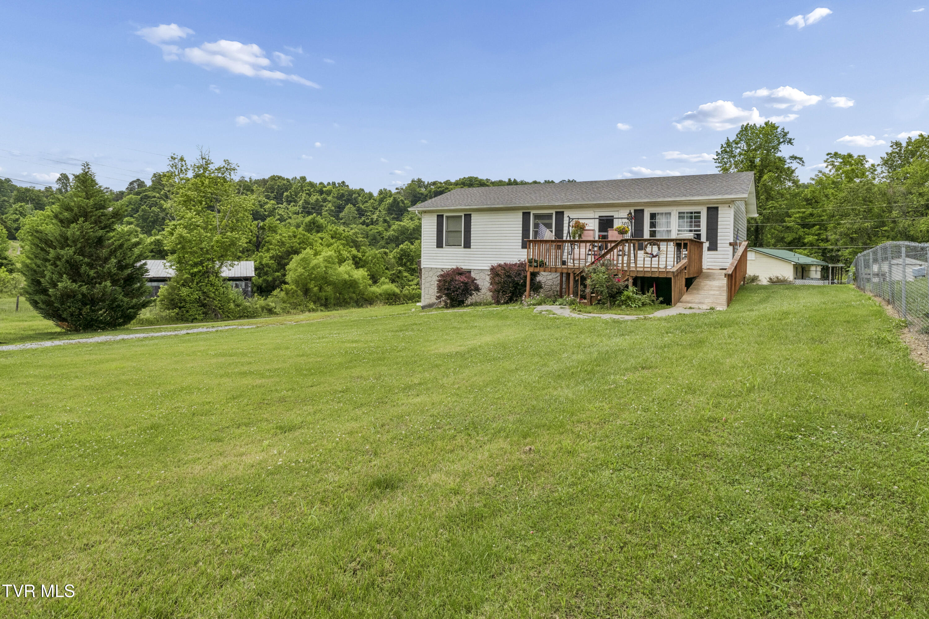 1401 Charity Hill Road Elizabethton, TN 37643 - Photo 2 of 25 Charity-25