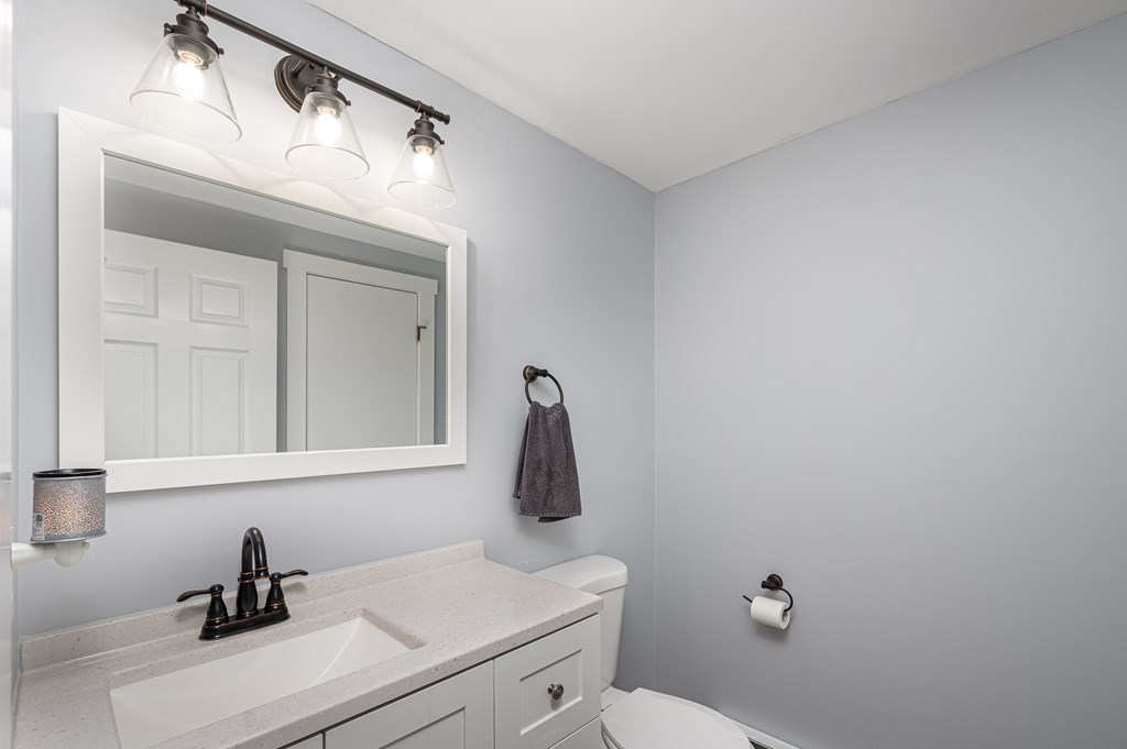 947 Patriots Road, Unit B Templeton, MA 01468 - Photo 10 of 20
