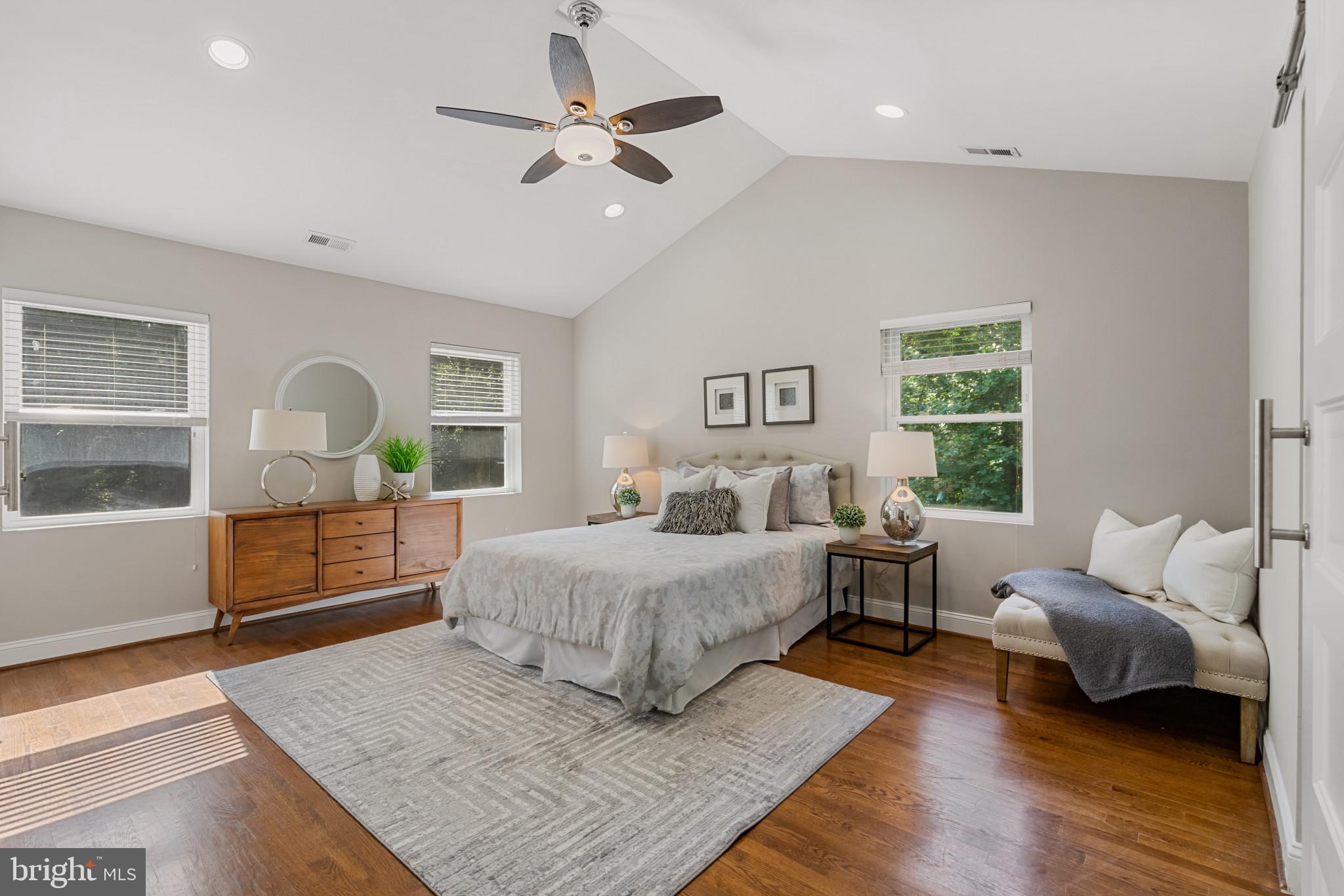 2406 South Arlington Ridge Road Arlington, VA 22202 - Photo 5 of 46 Owners suite with vaulted ceilings