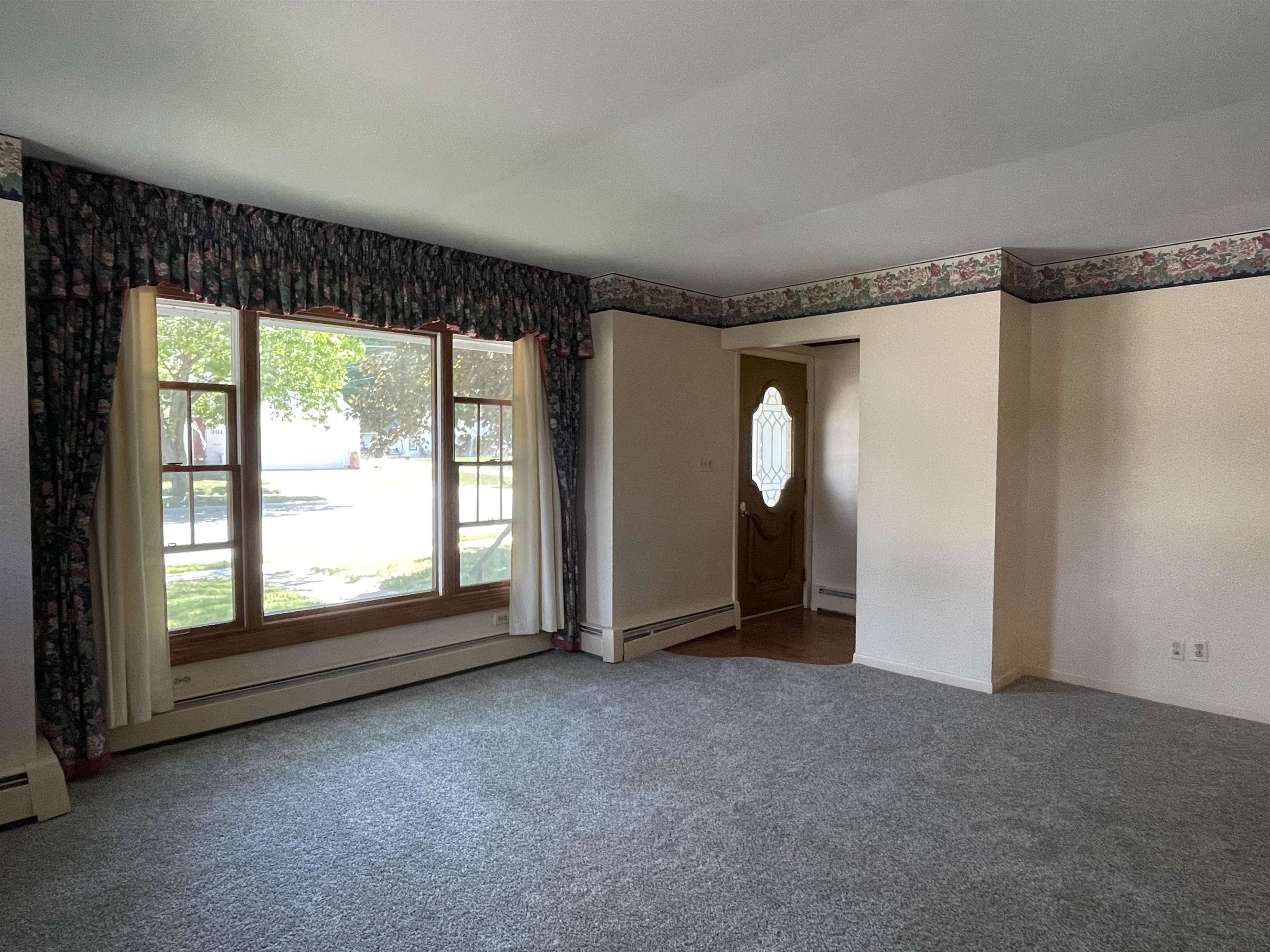 218 John R Boulevard Clare, MI 48617 - Photo 8 of 64 1901361-7.JPG