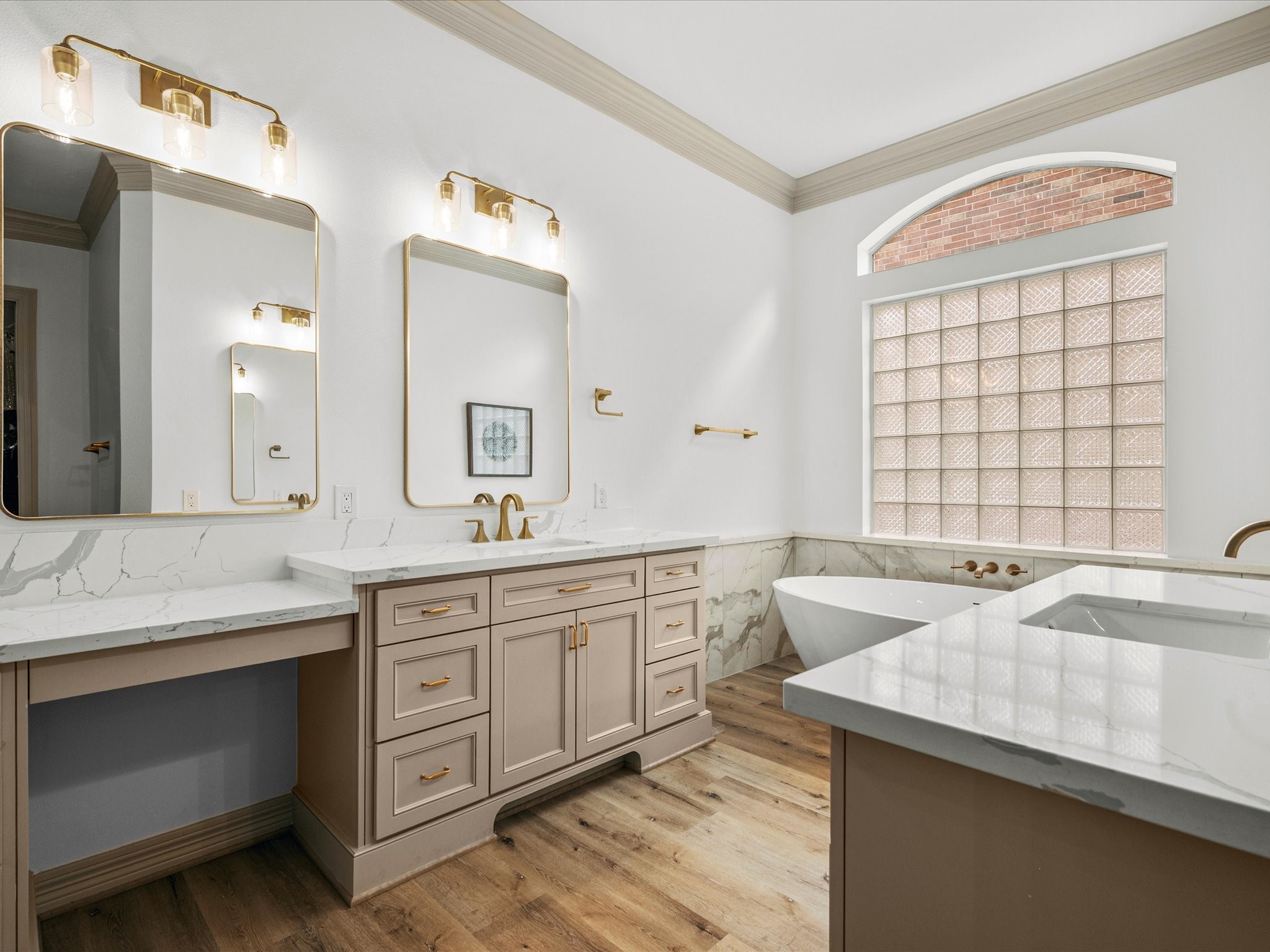 11410 Carson Field Lane Cypress, TX 77433 - Photo 24 of 47 Spa-style bath with soaking tub