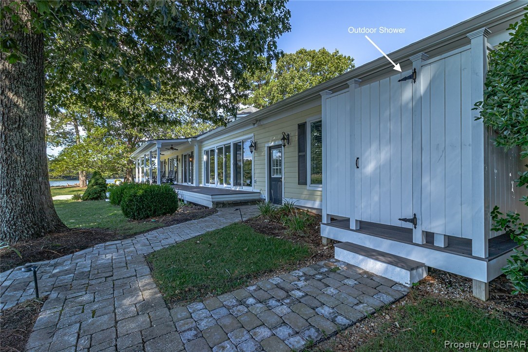 192 Bayberry Point Lane Kilmarnock, VA 22482 - Photo 15 of 49 View of front facade featuring a front yard