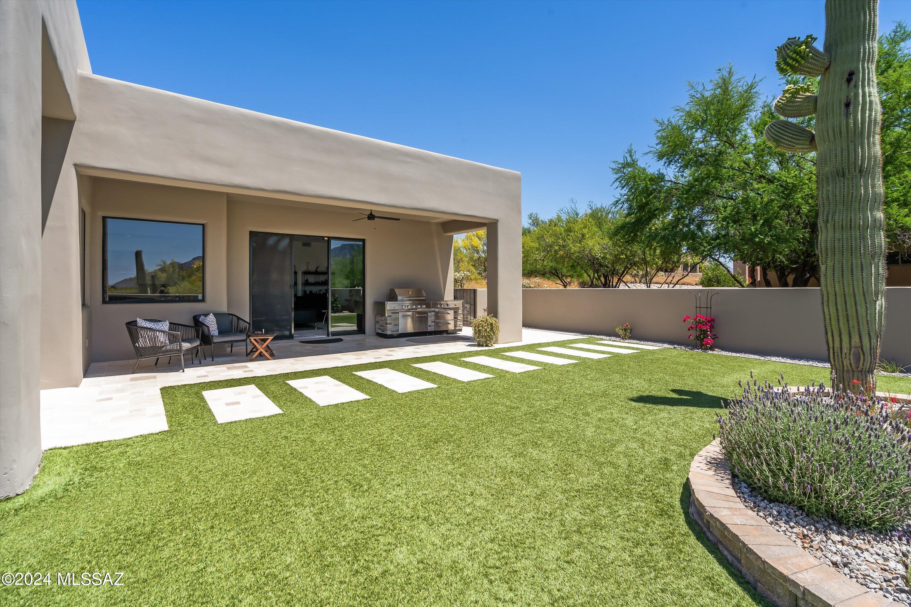 12456 North Piping Rock Road Oro Valley, AZ 85755 - Photo 41 of 46