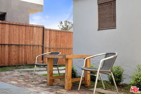 $3,750 | 8666 Cadillac Avenue, Los Angeles, CA 90034