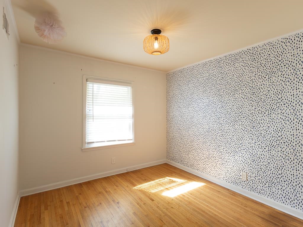 1089 Ivy Road Memphis, TN 38117 - Photo 23 of 32 a view of an empty room and window