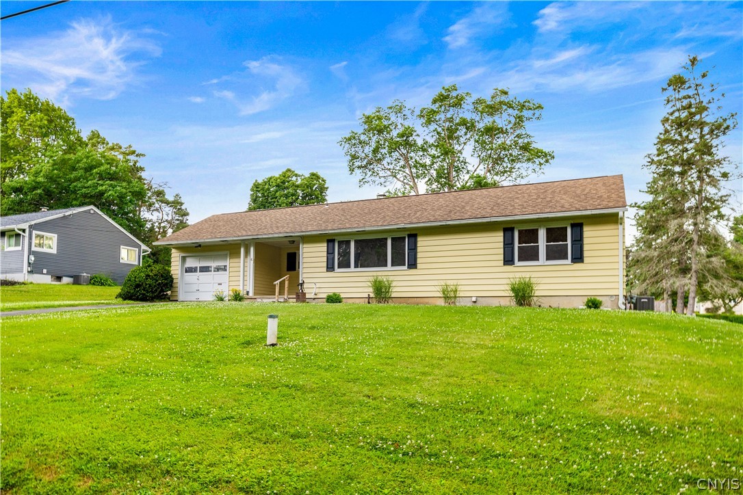 6 Roman Road New Hartford, NY 13413 - Photo 3 of 27