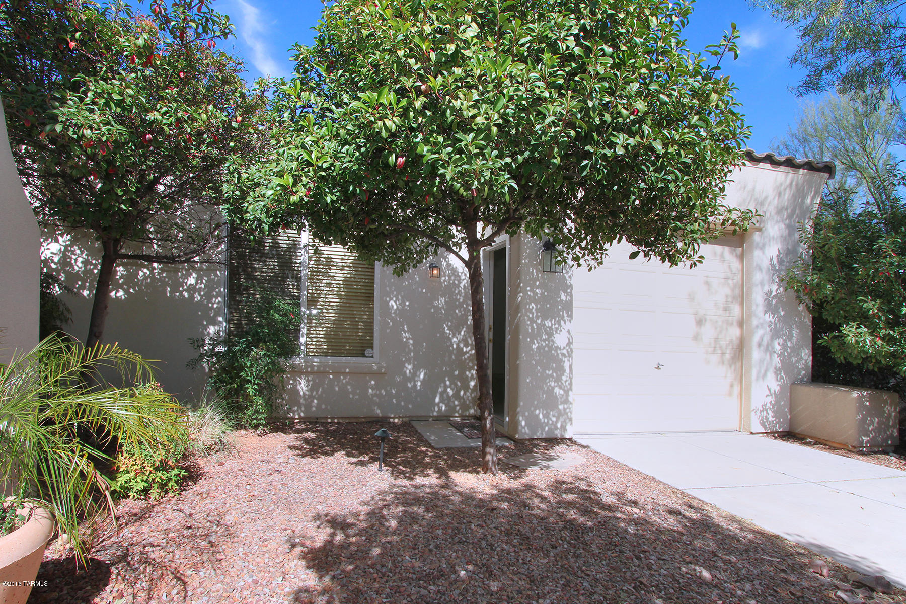 12693 North Piping Rock Road Oro Valley, AZ 85755 - Photo 4 of 42