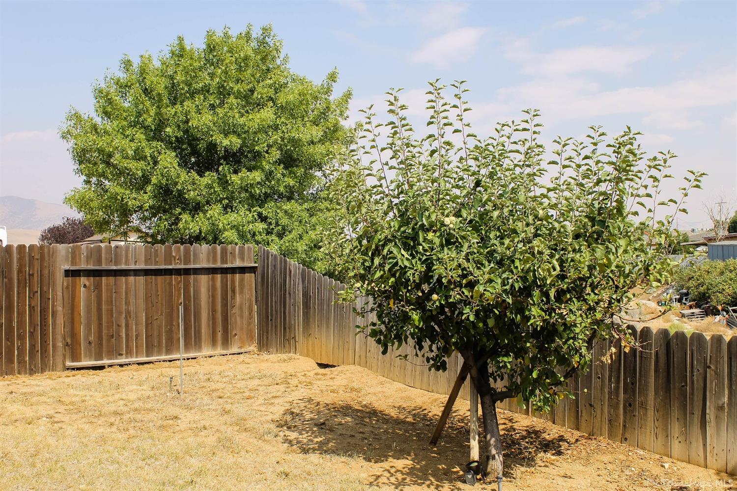 21730 Mid Way Tehachapi, CA 93561 - Photo 34 of 35 Gallery Image 34