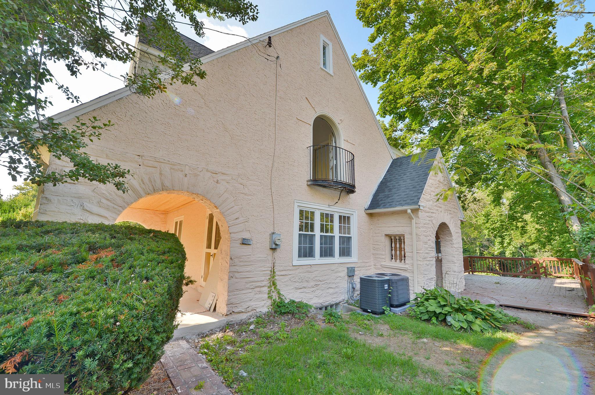 537 Church Road Elkins Park, PA 19027 - Photo 3 of 39 a view of a back yard of the house