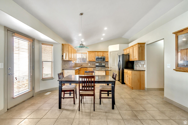 7074 South Rialto Way West Jordan, UT 84081 - Photo 7 of 31