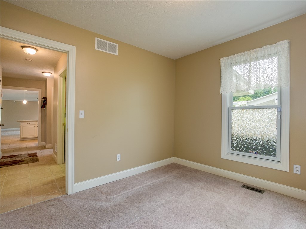 1023 Lawrence Road Clarkson, NY 14468 - Photo 17 of 40