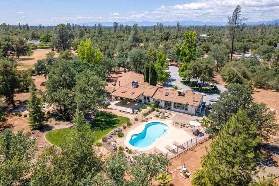 10141 Rd Runner Way Redding, CA 96003 - Photo 1 of 21 10141 Roadrunner_