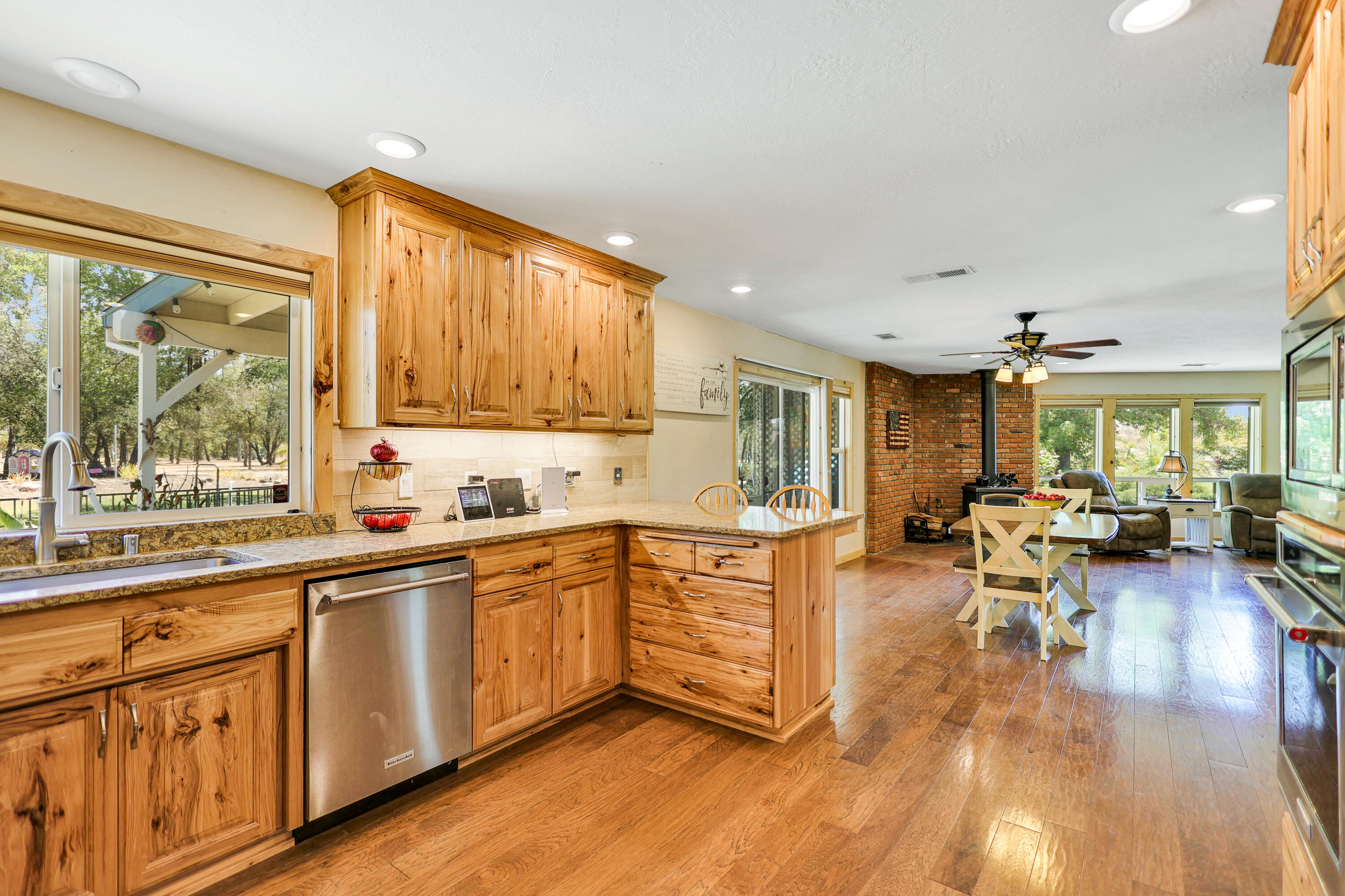 10141 Rd Runner Way Redding, CA 96003 - Photo 4 of 21 12-print-LZ0A0081