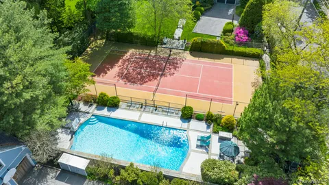 $7,650,000 | 75 Prospect Avenue, Larchmont, NY 10538