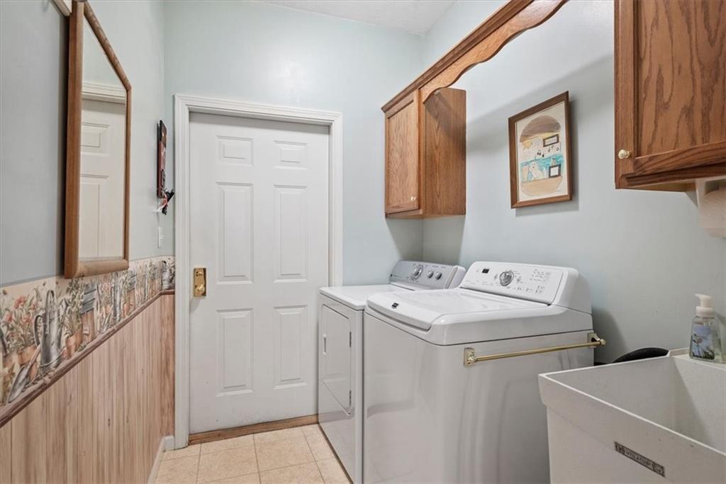 509 Madison Boulevard Freedom, PA 15042 - Photo 27 of 41 a utility room with dryer and washer
