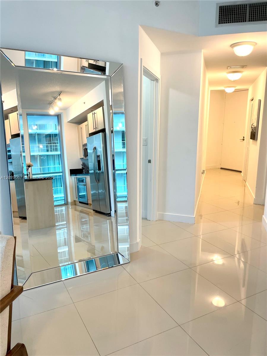 79 Southwest 12th Street, Unit 2407S Miami, FL 33130 - Photo 22 of 39