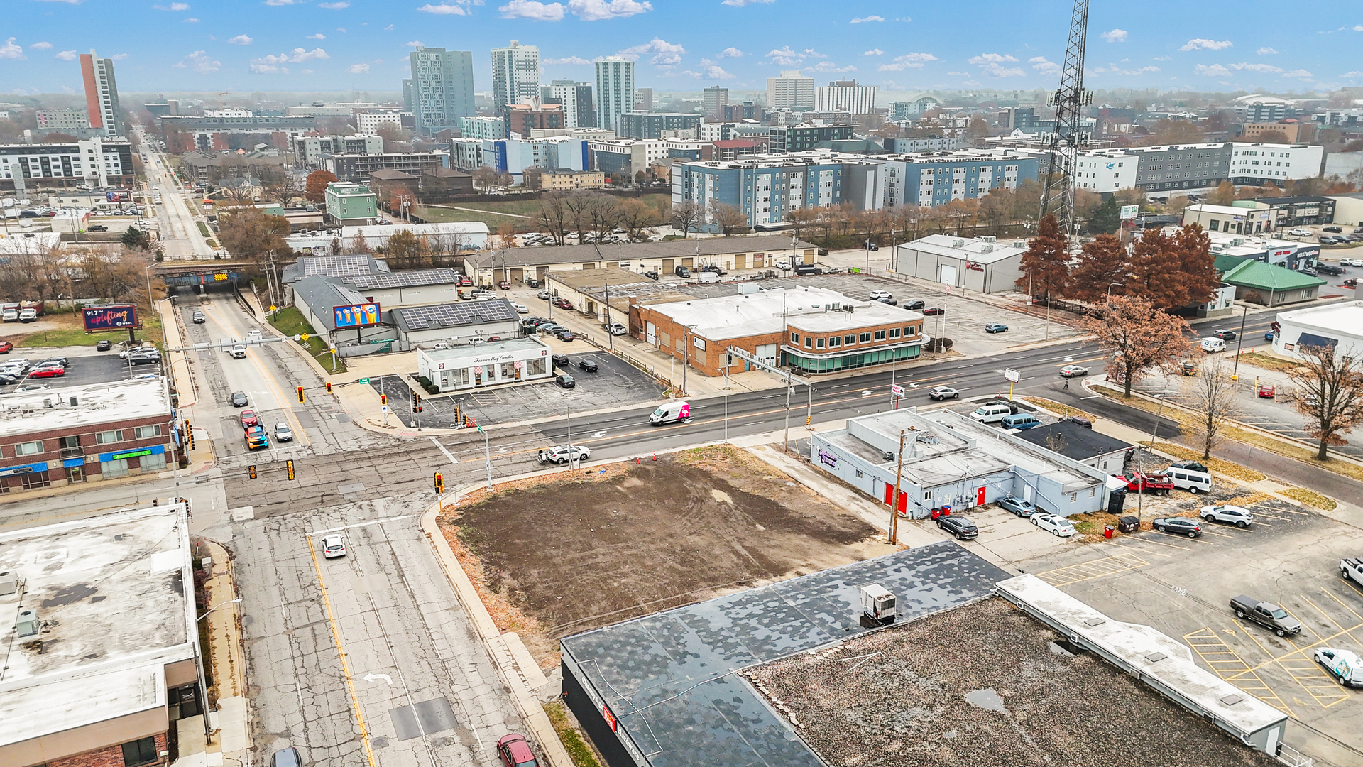 401 South Neil Street Champaign, IL 61820 - Photo 6 of 8 a picture of city view