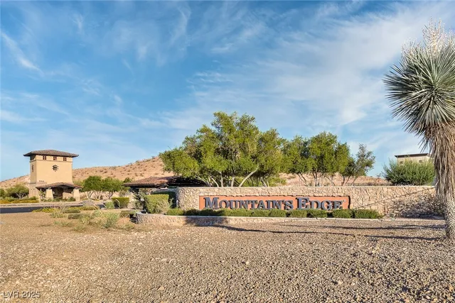 $465,000 | 7440 Earnshaw Avenue, Las Vegas, NV 89179