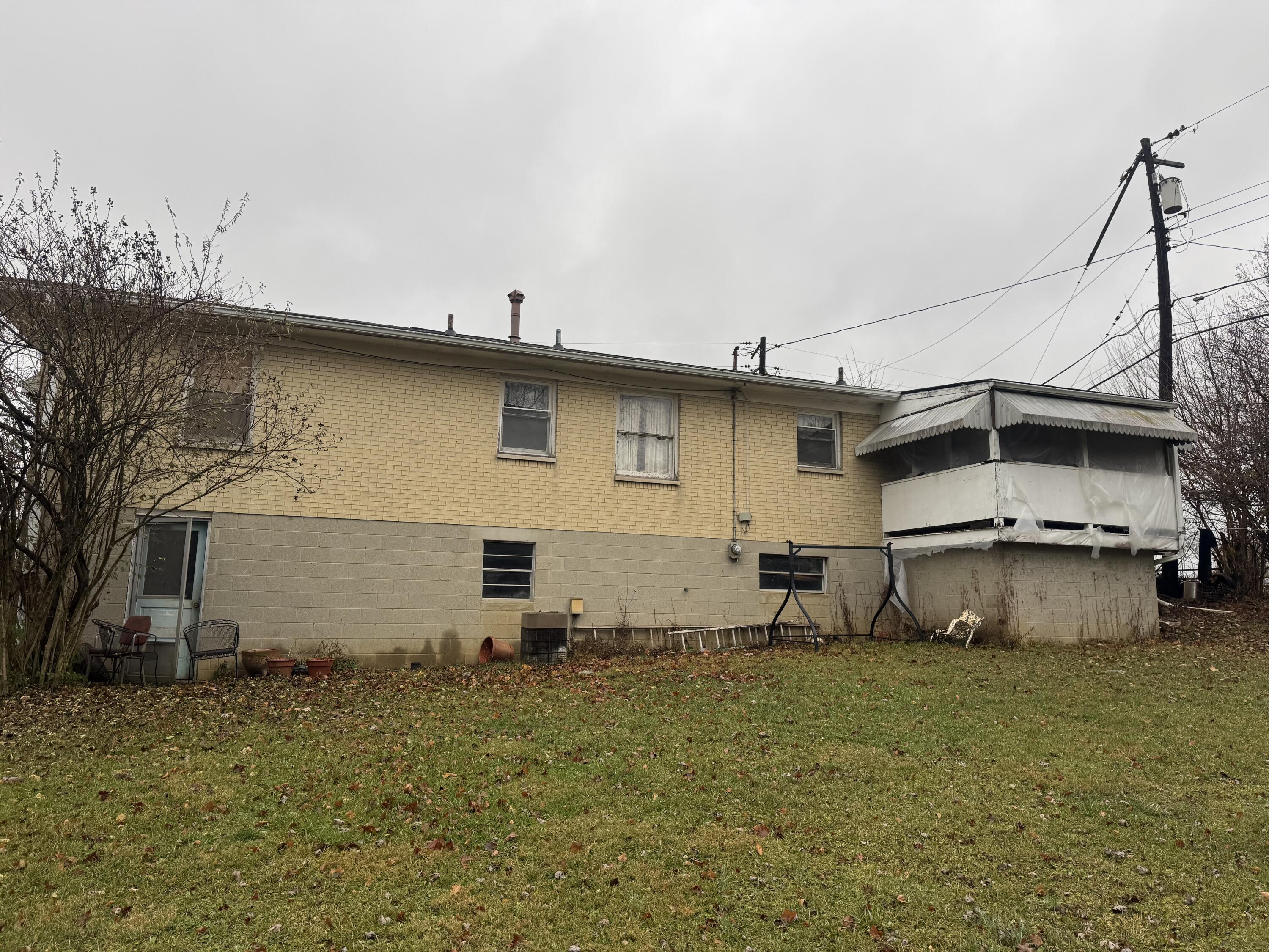2448 Derr Road Springfield, OH 45503 - Photo 4 of 15
