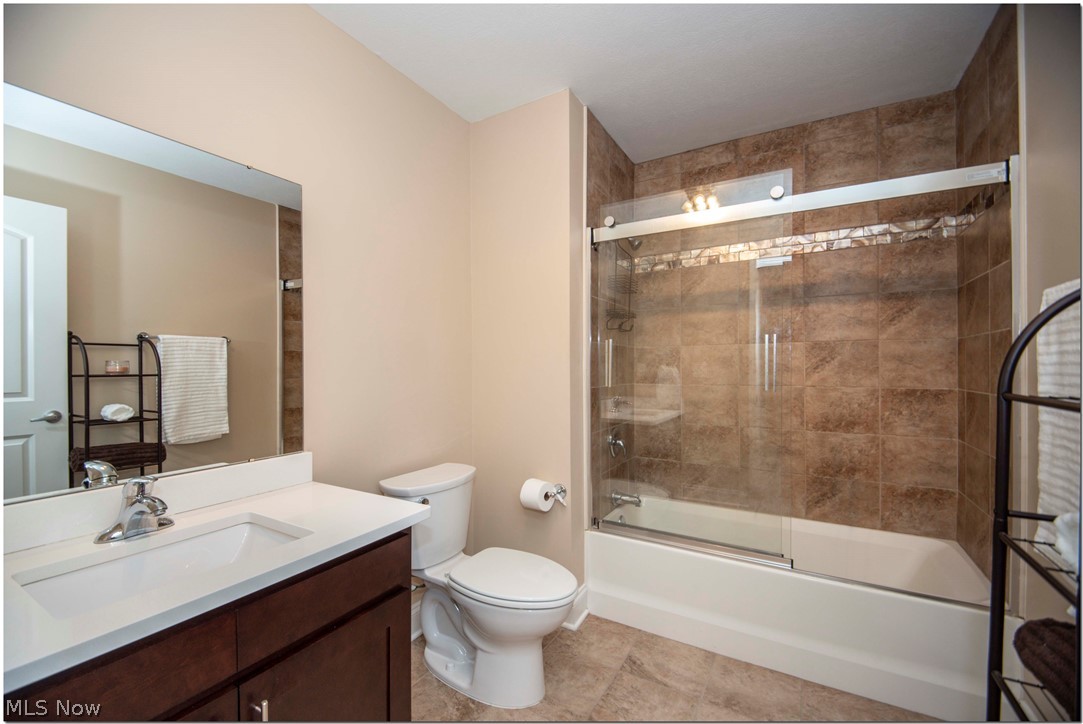 32560 Arthur Road Solon, OH 44139 - Photo 26 of 35 Second Floor Full Bath