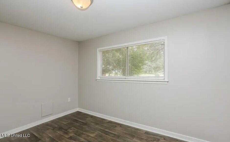 3301 Suncrest Drive Jackson, MS 39212 - Photo 4 of 8 Screenshot 2025-11-23 182838