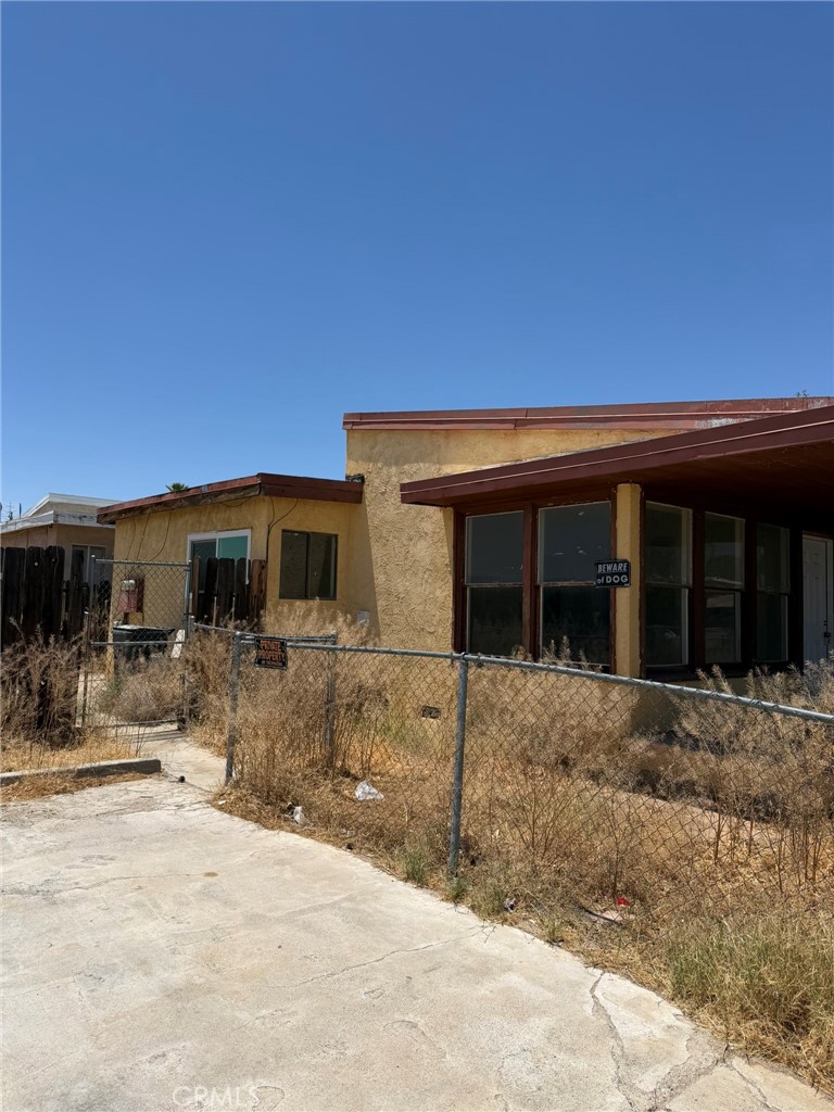 321 South Richmond Road Ridgecrest, CA 93555 - Photo 4 of 26