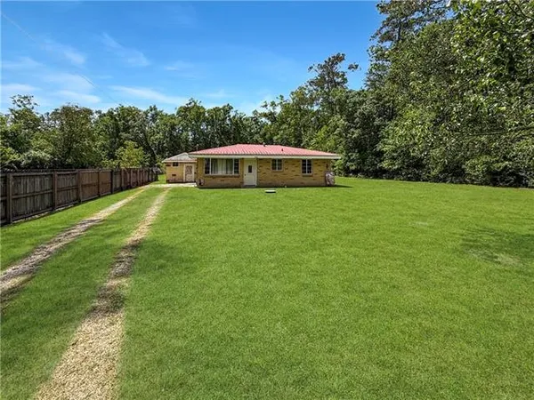 $165,000 | 26140 Highway 190, Lacombe, LA 70445