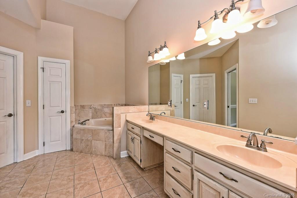 7100 Ramsgate Road Charlotte, NC 28270 - Photo 17 of 24