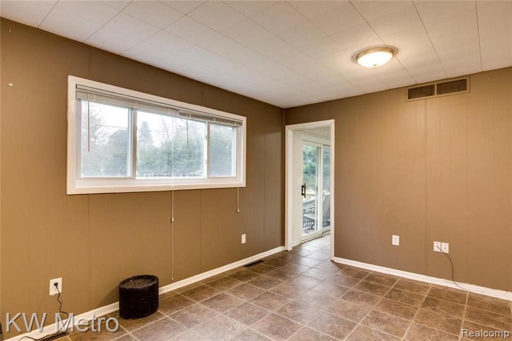 145 Wimpole Drive Rochester Hills, MI 48309 - Photo 10 of 21