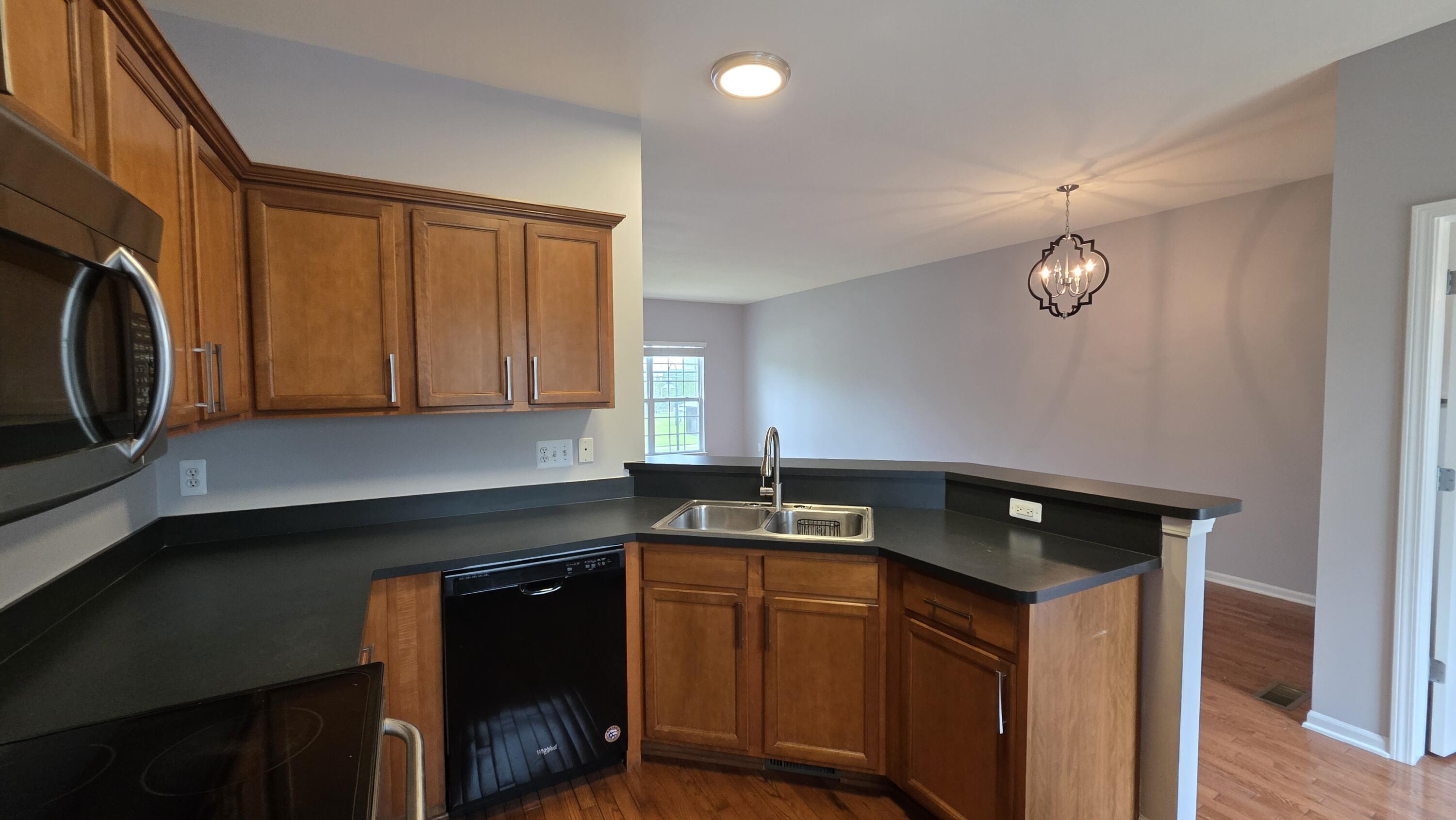 1547 Cass Lake Road Keego Harbor, MI 48320 - Photo 6 of 23 snack bar seating
