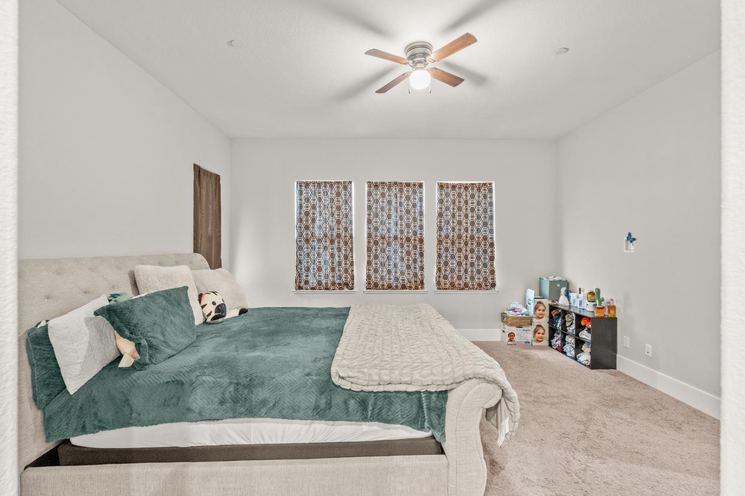 2826 Cameo Street Lodi, CA 95242 - Photo 43 of 52 a living room with furniture