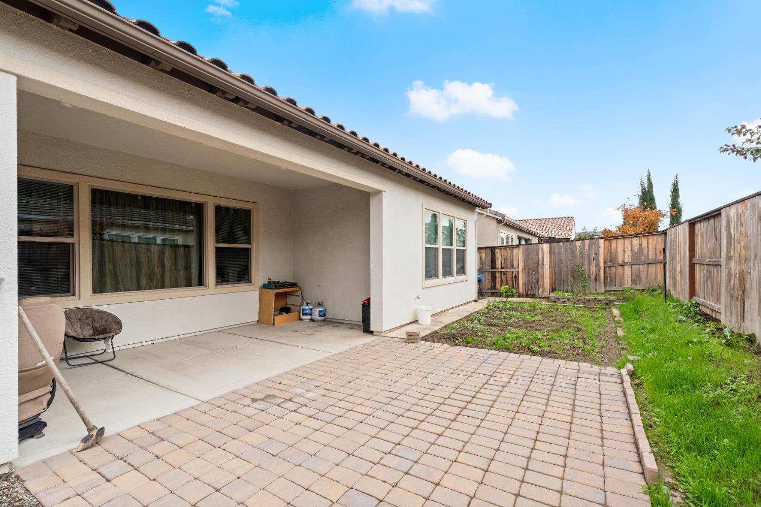 2826 Cameo Street Lodi, CA 95242 - Photo 51 of 52 a front view of a house with garden