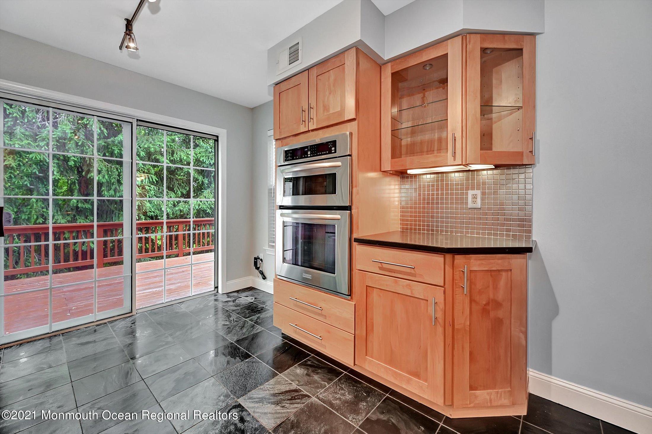 42 Alpine Road, Unit 163 Holmdel, NJ 07733 - Photo 14 of 33 16-Kitchen