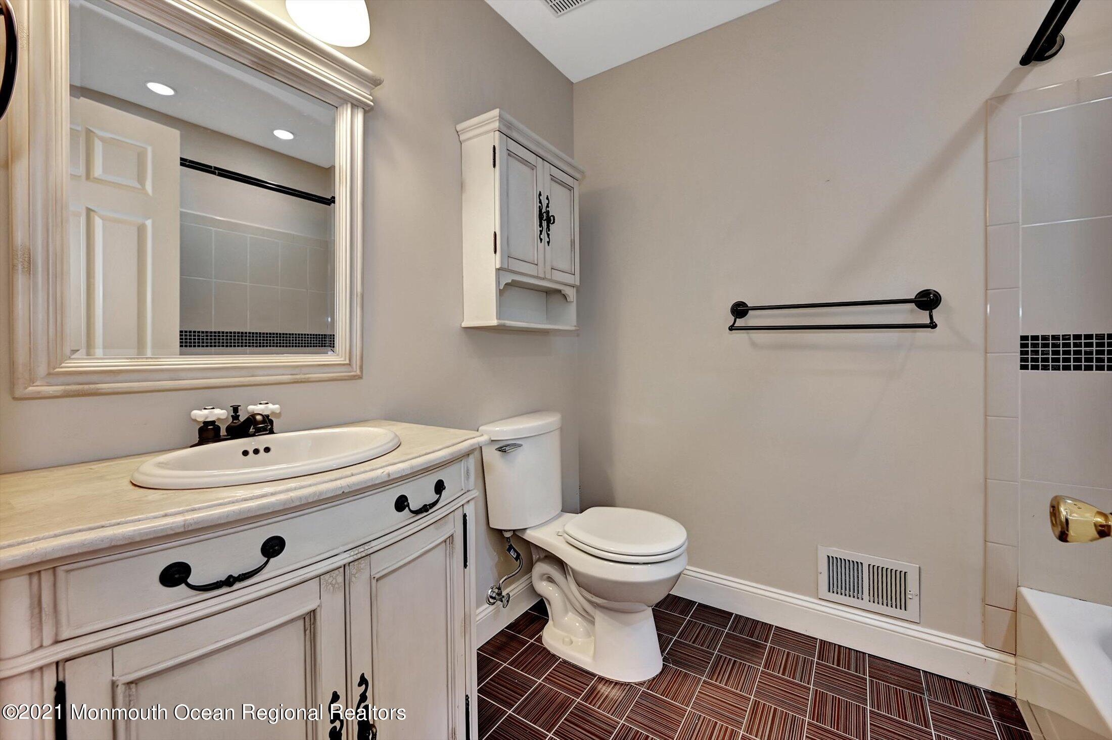 42 Alpine Road, Unit 163 Holmdel, NJ 07733 - Photo 27 of 33 30-Full Bath 2