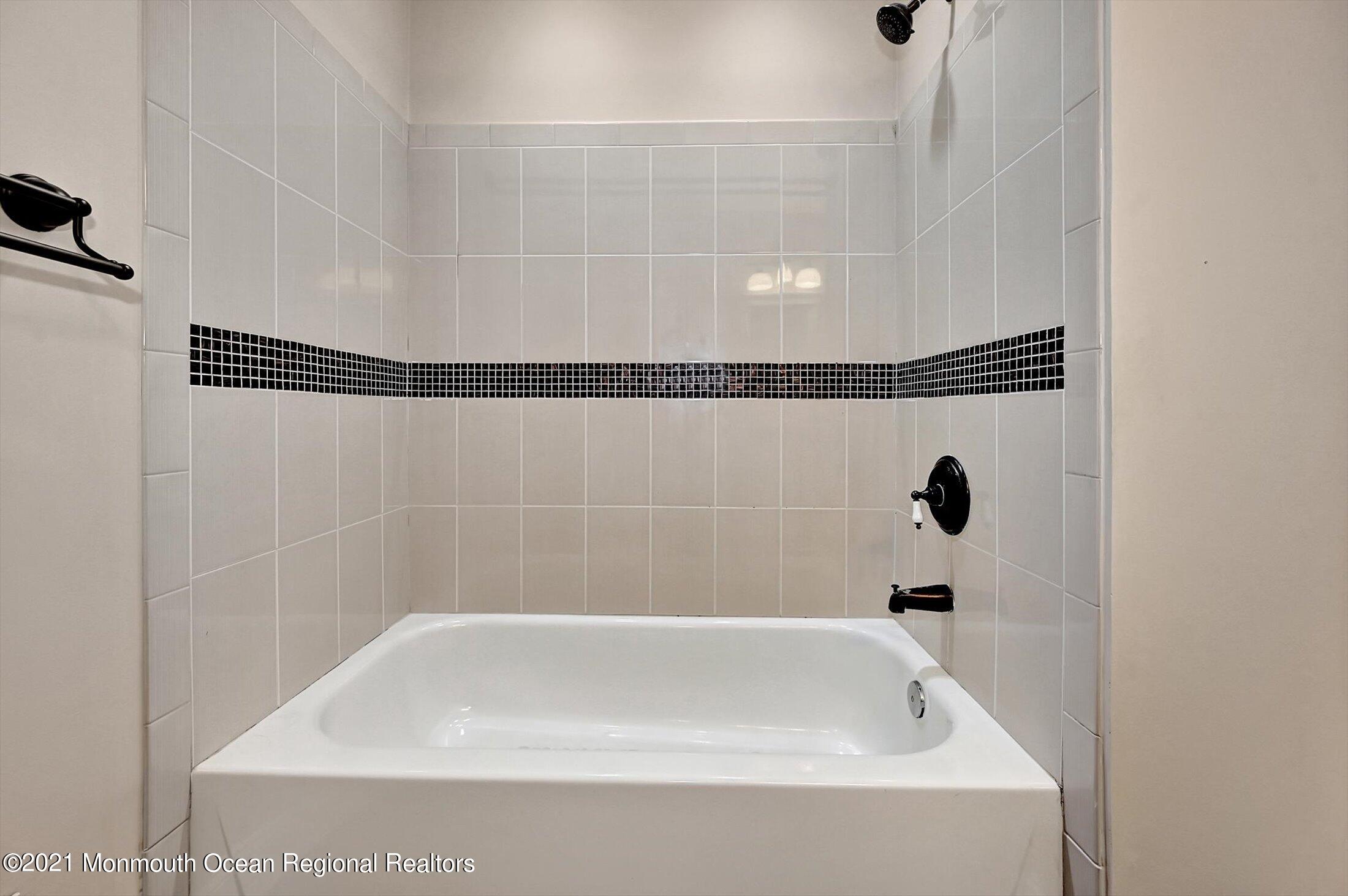 42 Alpine Road, Unit 163 Holmdel, NJ 07733 - Photo 28 of 33 31-Full Bath 2