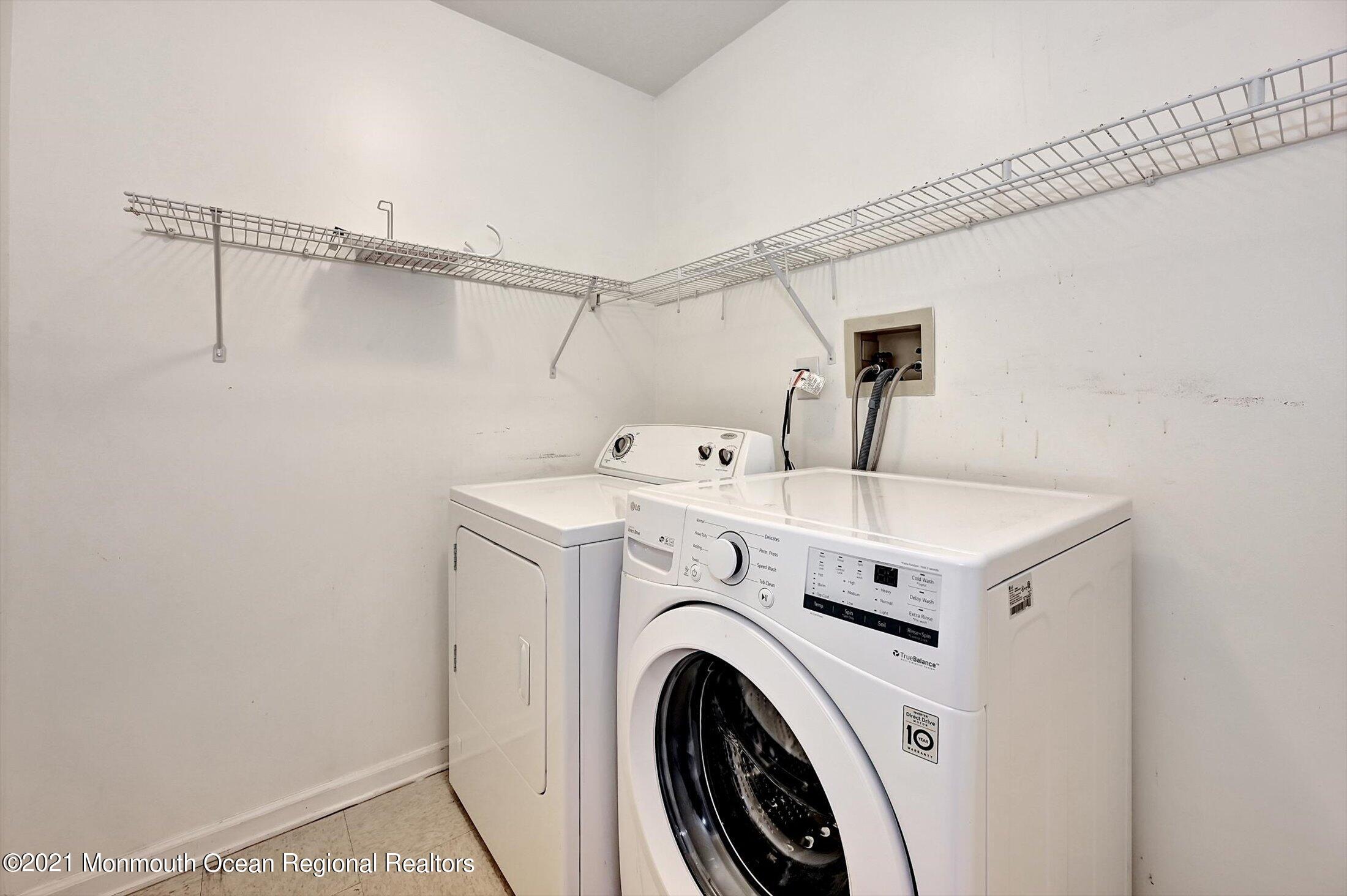 42 Alpine Road, Unit 163 Holmdel, NJ 07733 - Photo 30 of 33 33-Laundry