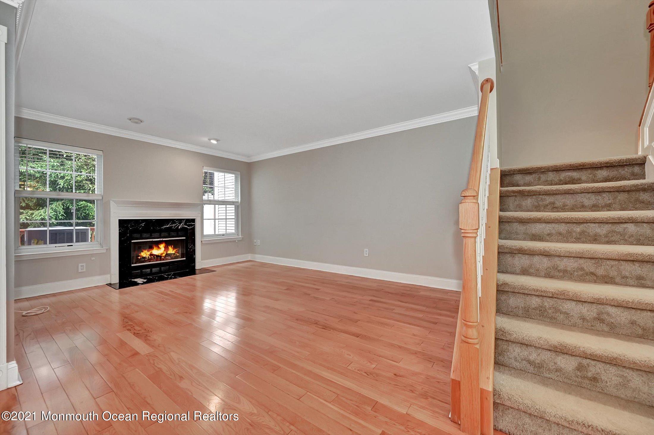 42 Alpine Road, Unit 163 Holmdel, NJ 07733 - Photo 4 of 33 04-Living