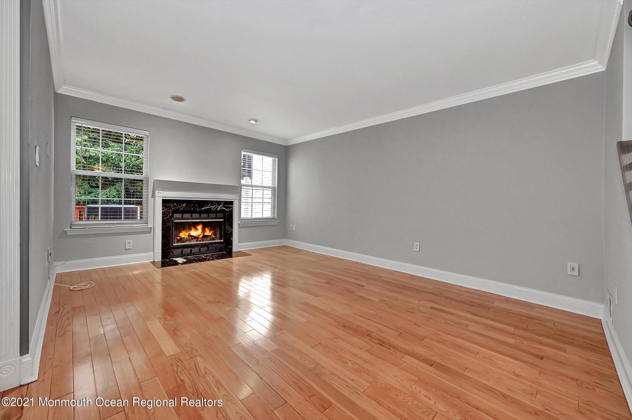 42 Alpine Road, Unit 163 Holmdel, NJ 07733 - Photo 5 of 33 06-Living