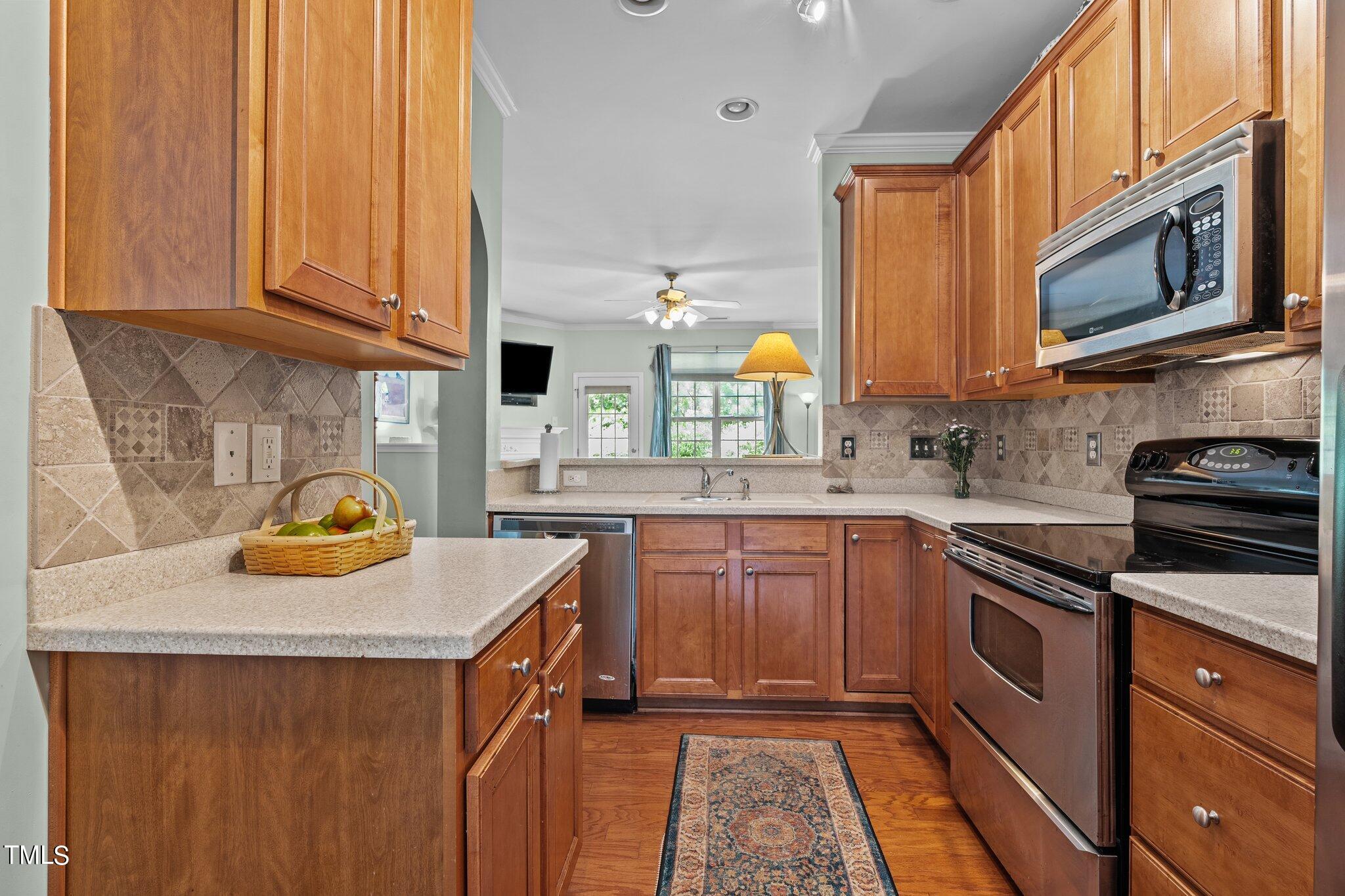 6- Kitchen