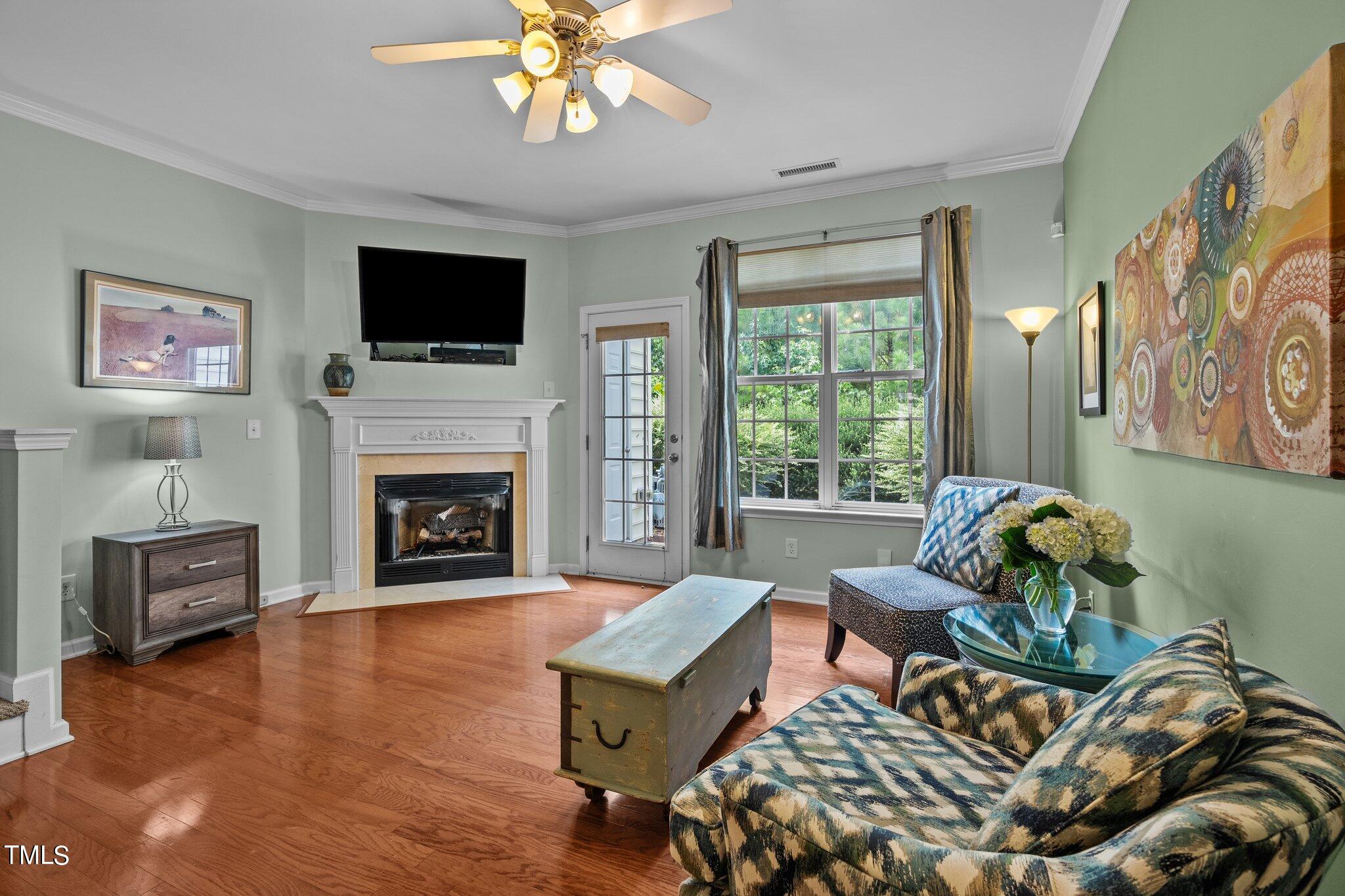 166 Cedar Elm Road Durham, NC 27713 - Photo 9 of 21 9- Living