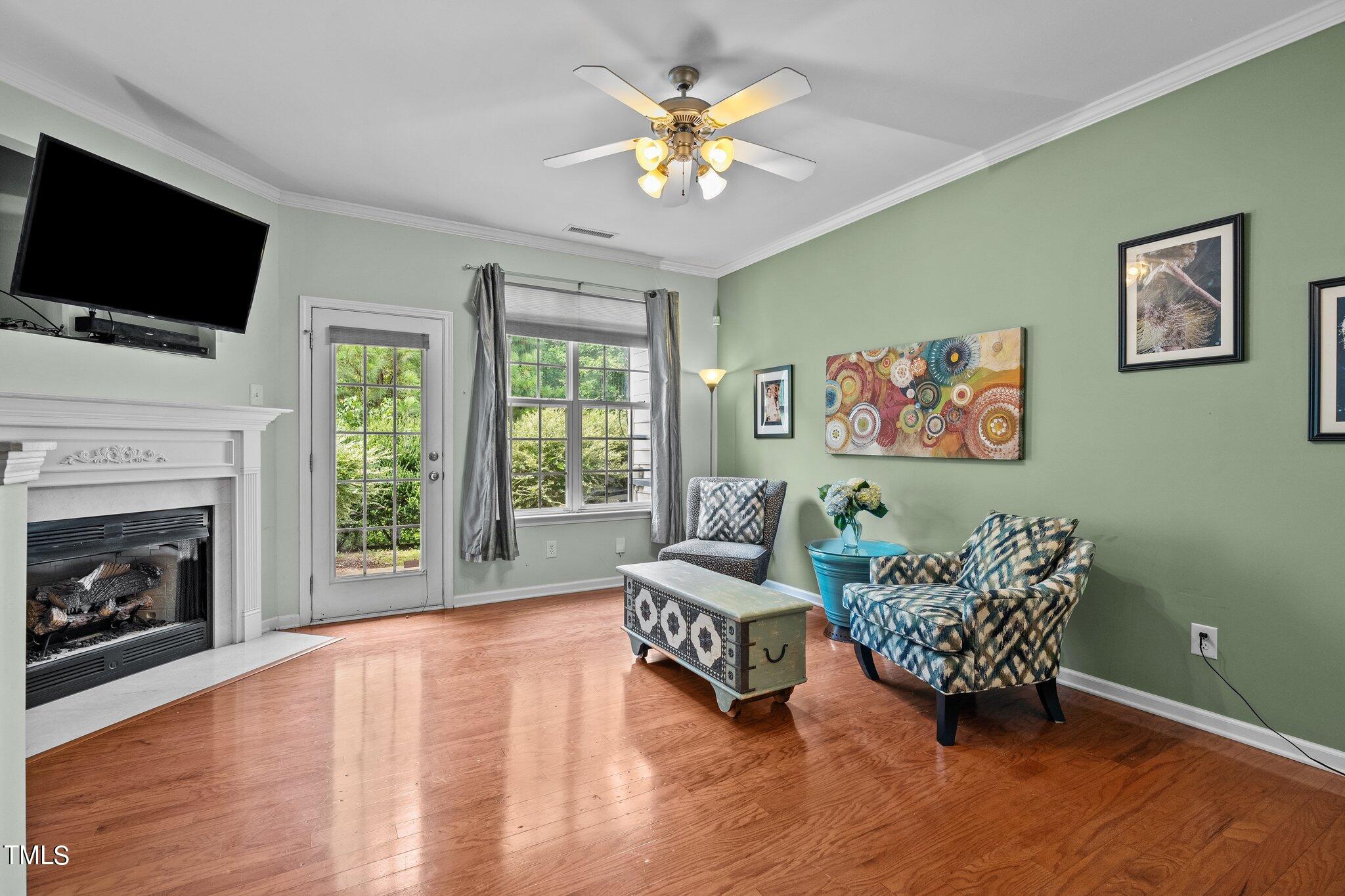 166 Cedar Elm Road Durham, NC 27713 - Photo 10 of 21 10= Living