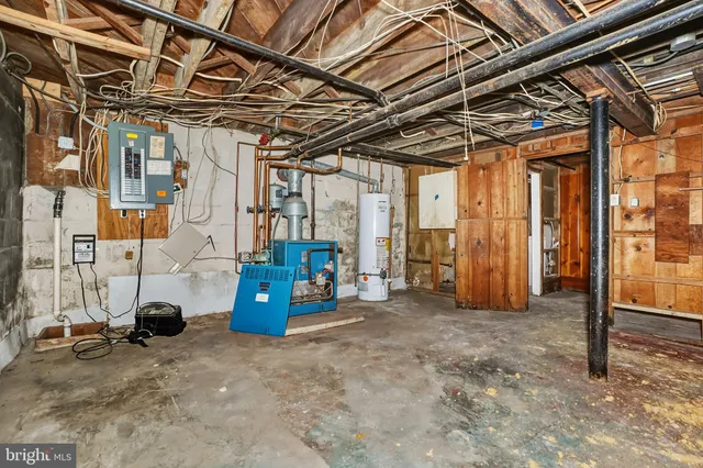 a view of utility room