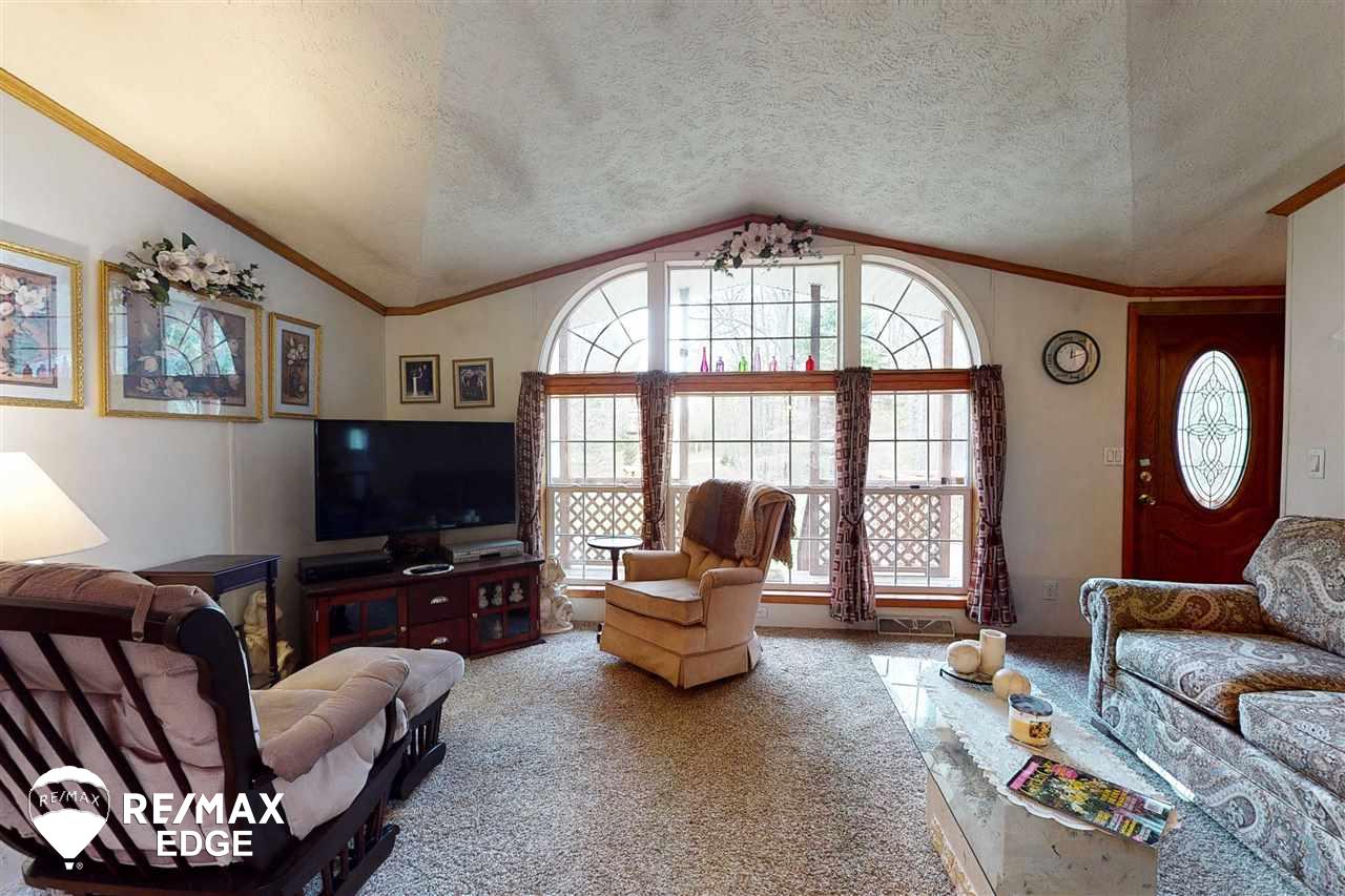 4626 Caine Road Vassar, MI 48768 - Photo 5 of 54 50010886-4.JPG